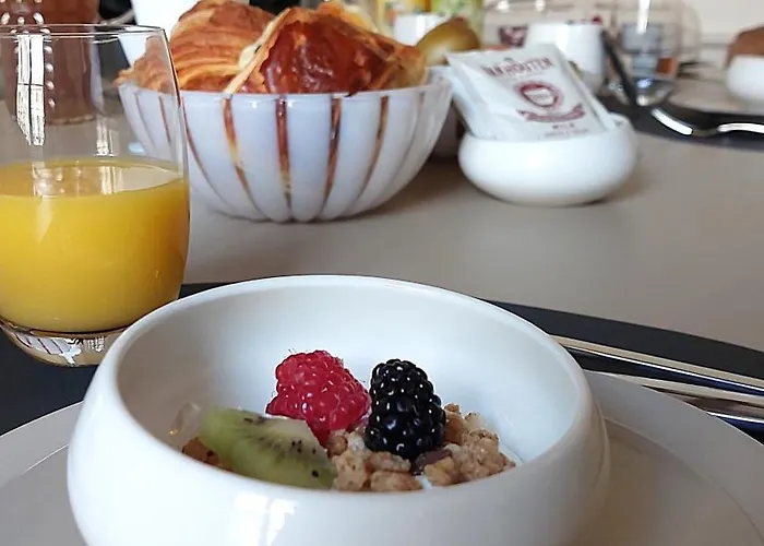 La Demeure Saint Sauveur 住宿加早餐酒店 凯恩