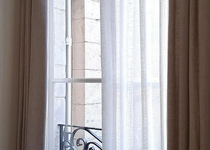 La Demeure Saint Sauveur 住宿加早餐酒店 凯恩