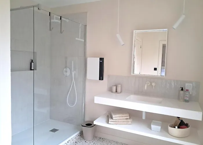 住宿加早餐酒店 La Demeure Saint Sauveur